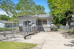 featured image of 730 W 12th St