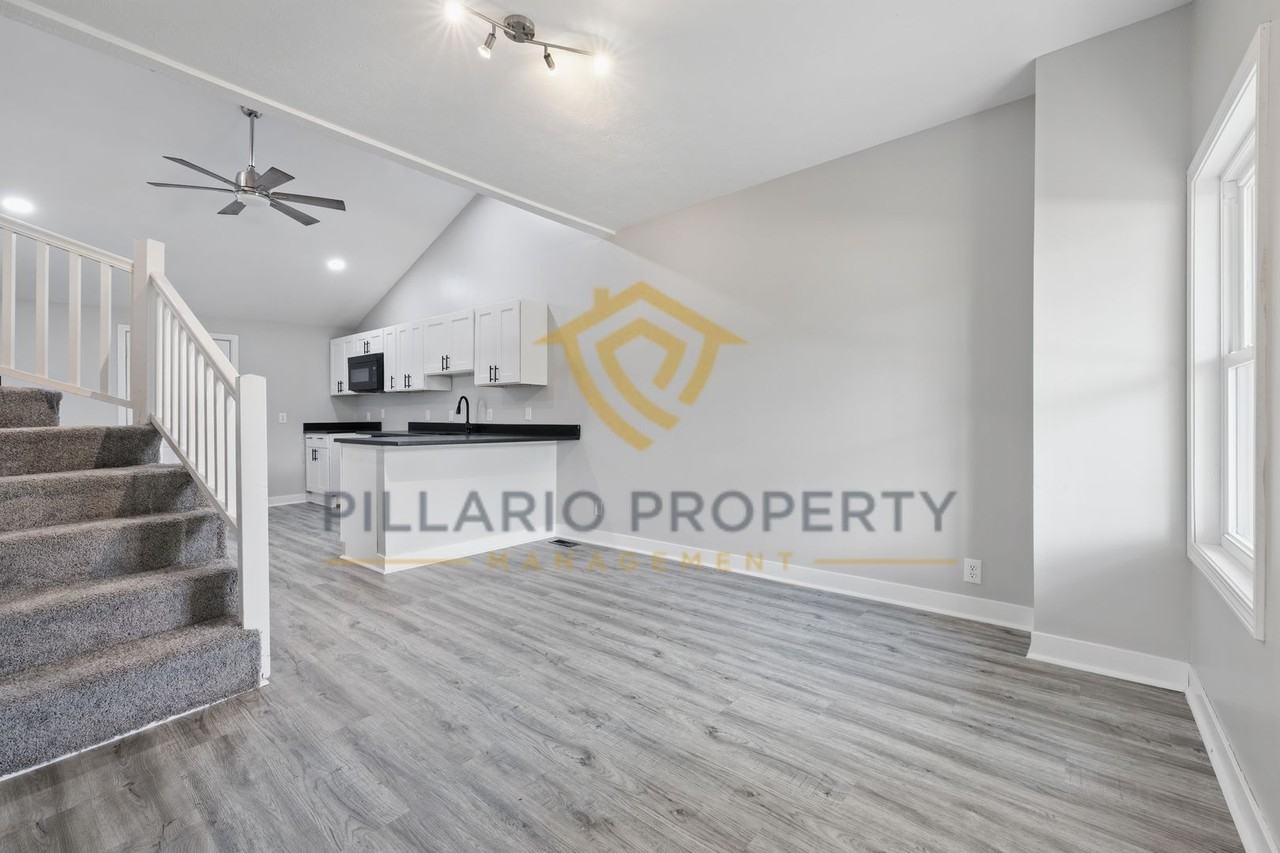 1156 Knox St - Photo 3 of 19