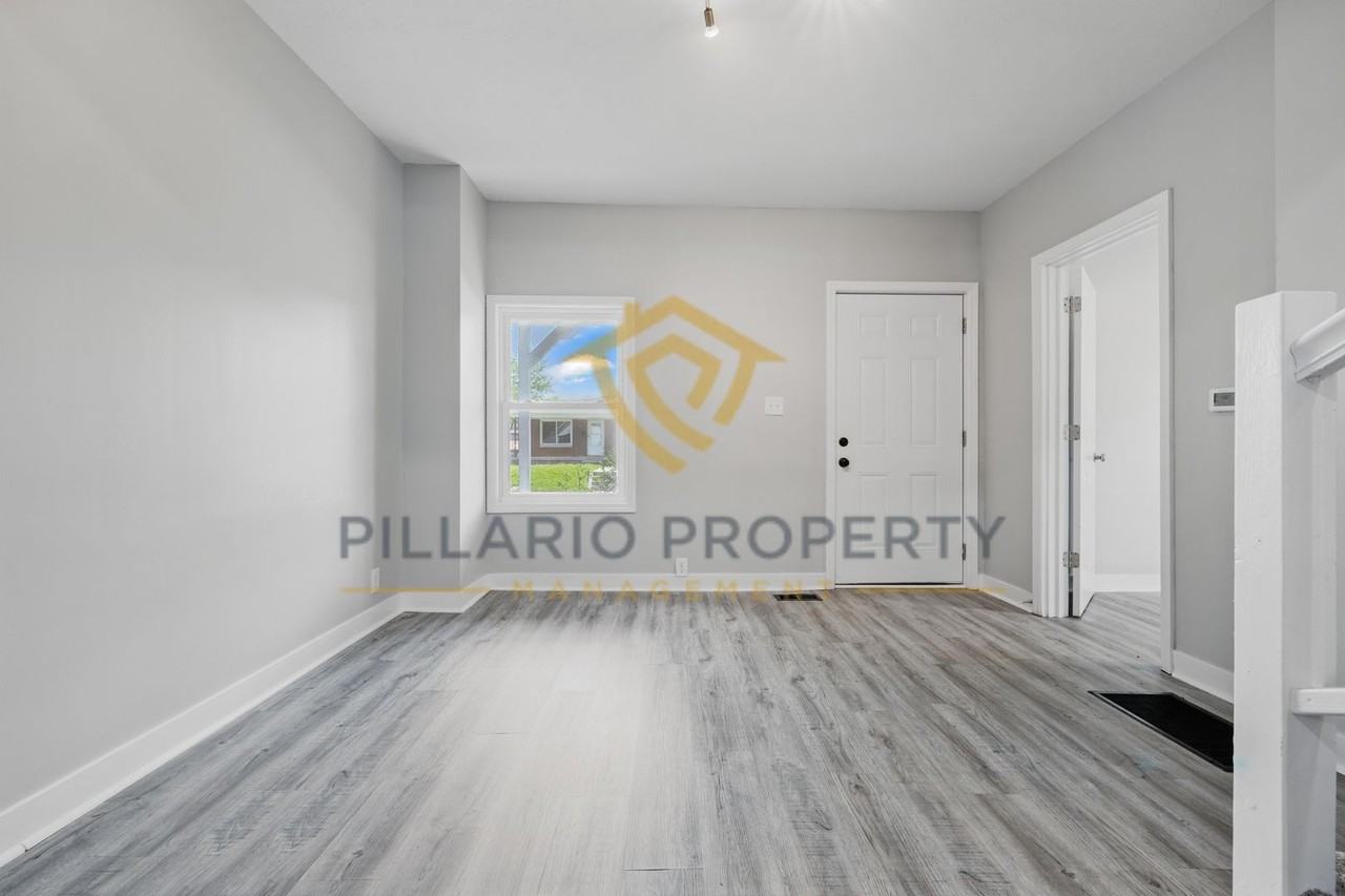 1156 Knox St - Photo 4 of 19