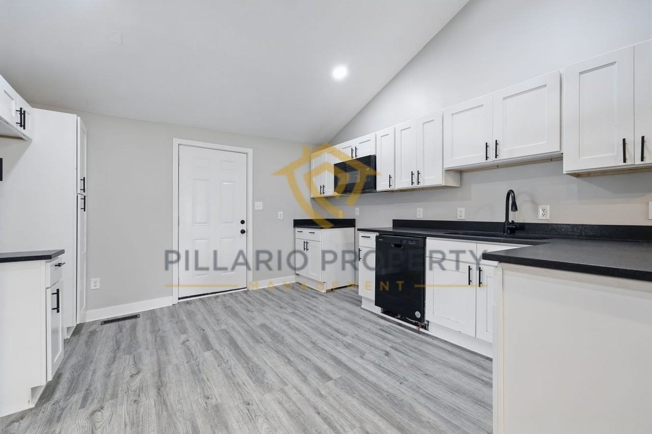 1156 Knox St - Photo 6 of 19