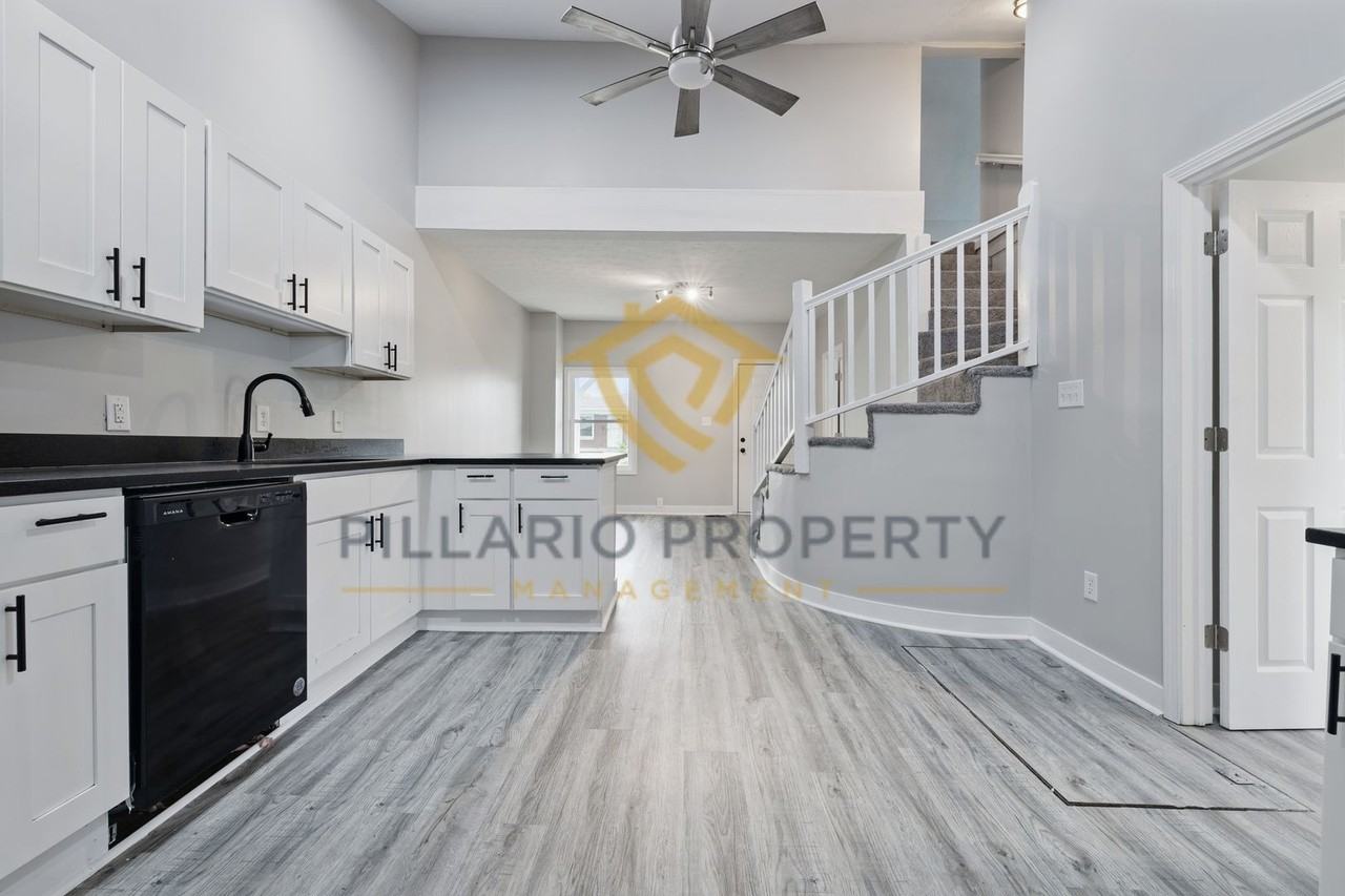 1156 Knox St - Photo 7 of 19