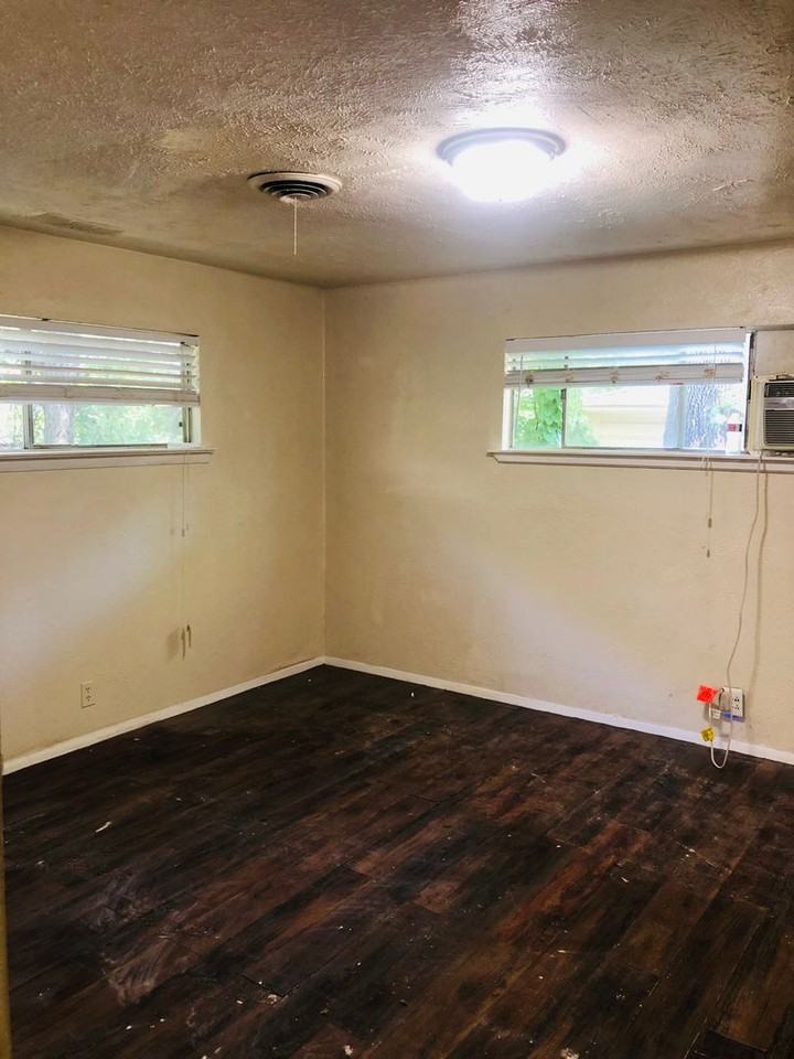 518 W Sycamore St - Photo 3 of 15