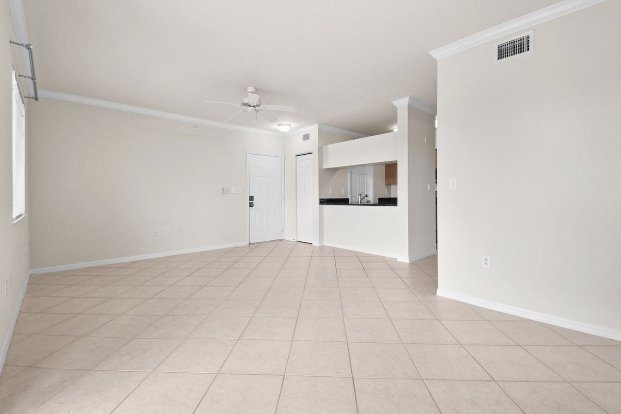 6556 Emerald Dunes Dr - Photo 6 of 33