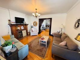 featured image of 187 E Sycamore St