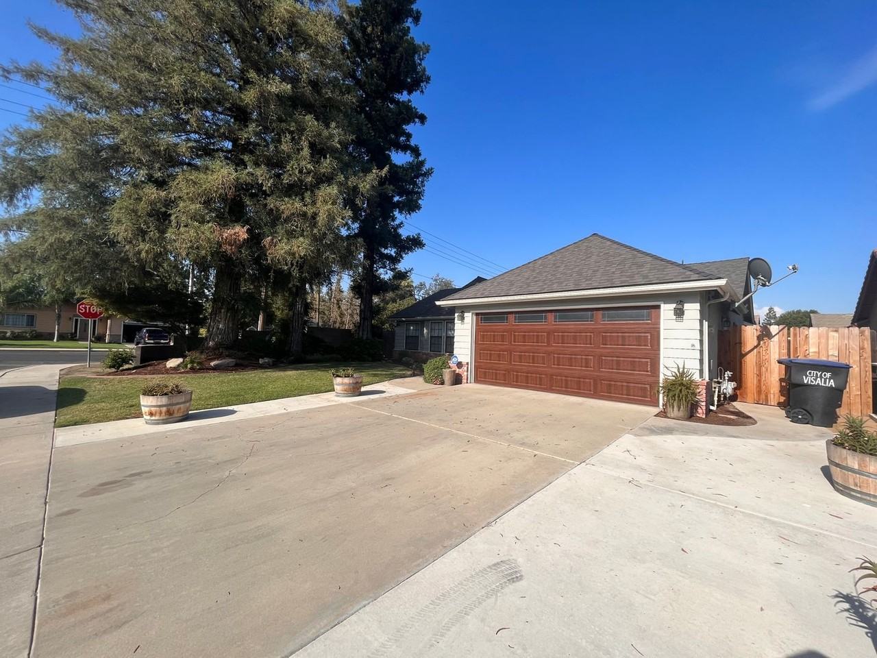 540 N Peppertree St - Photo 3 of 28