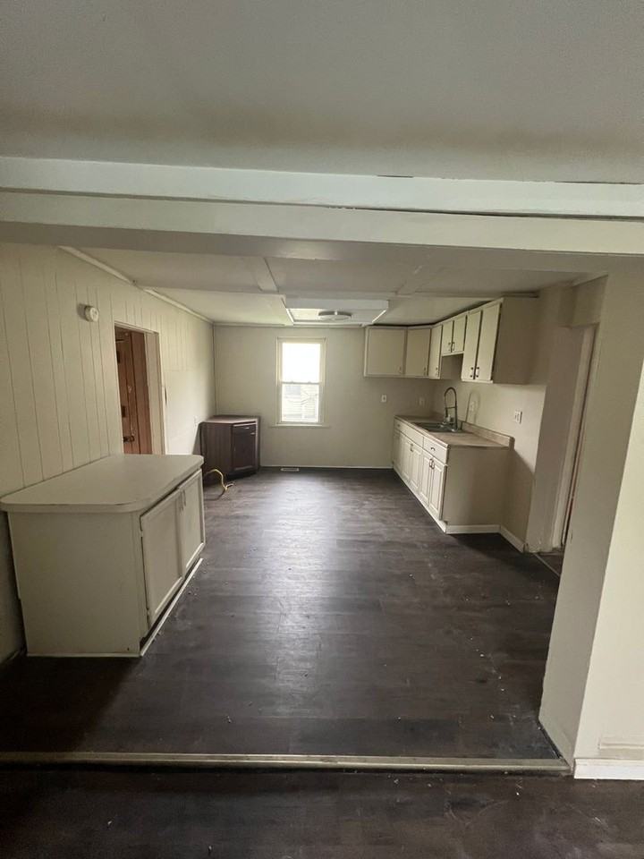 503 E 2nd St - Photo 3 of 11