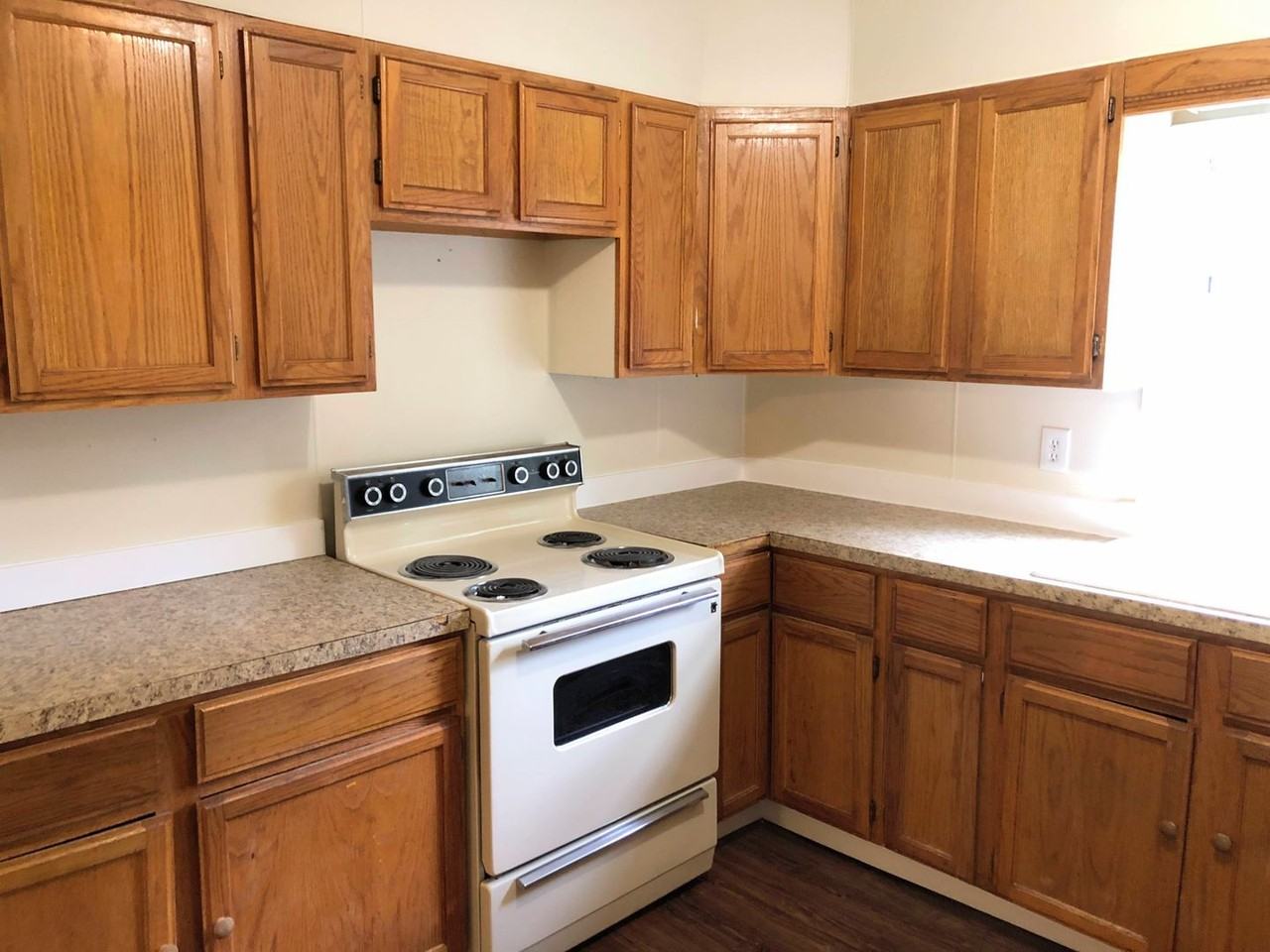 528 N Grandview St - Photo 3 of 17