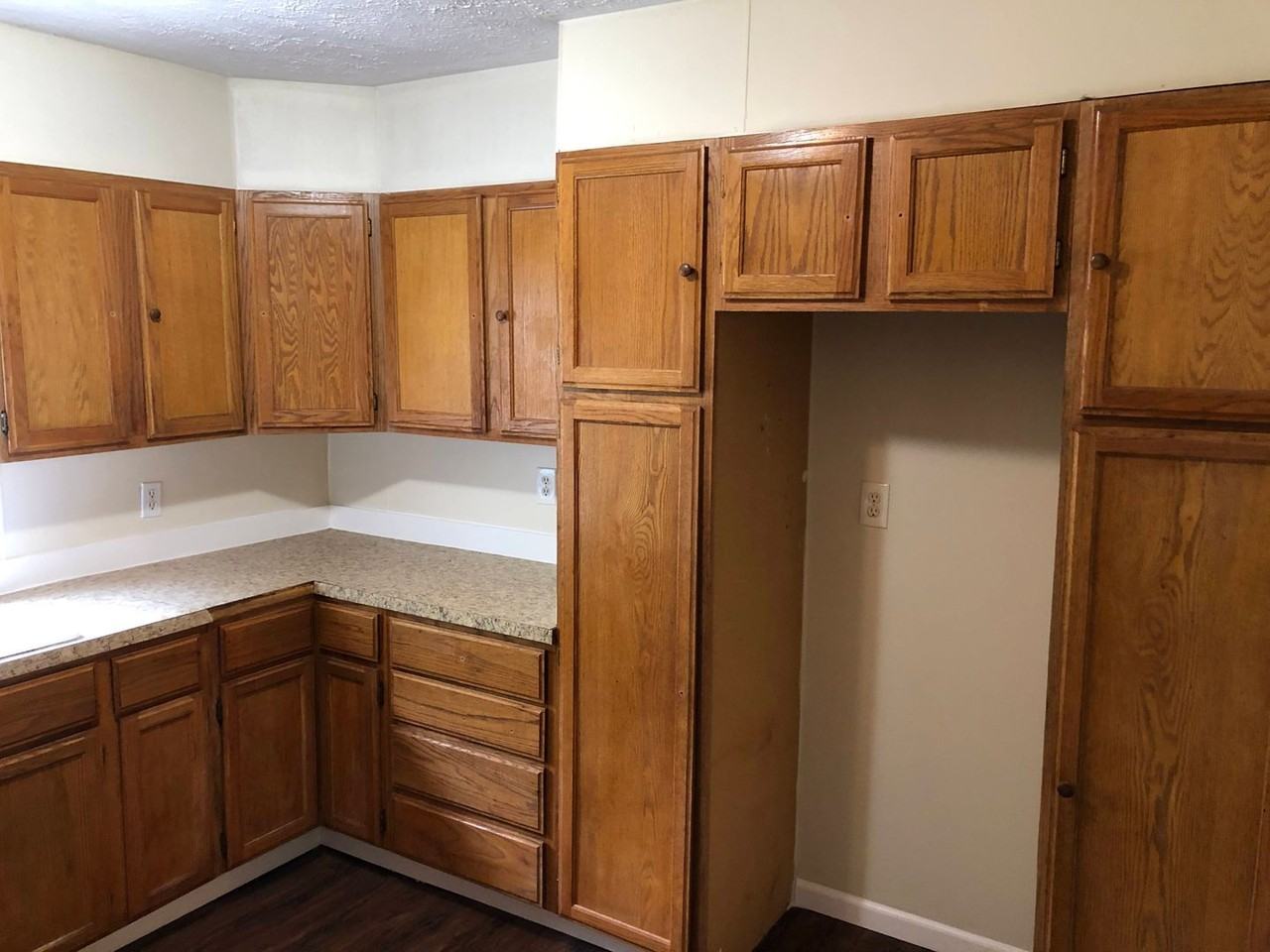 528 N Grandview St - Photo 4 of 17