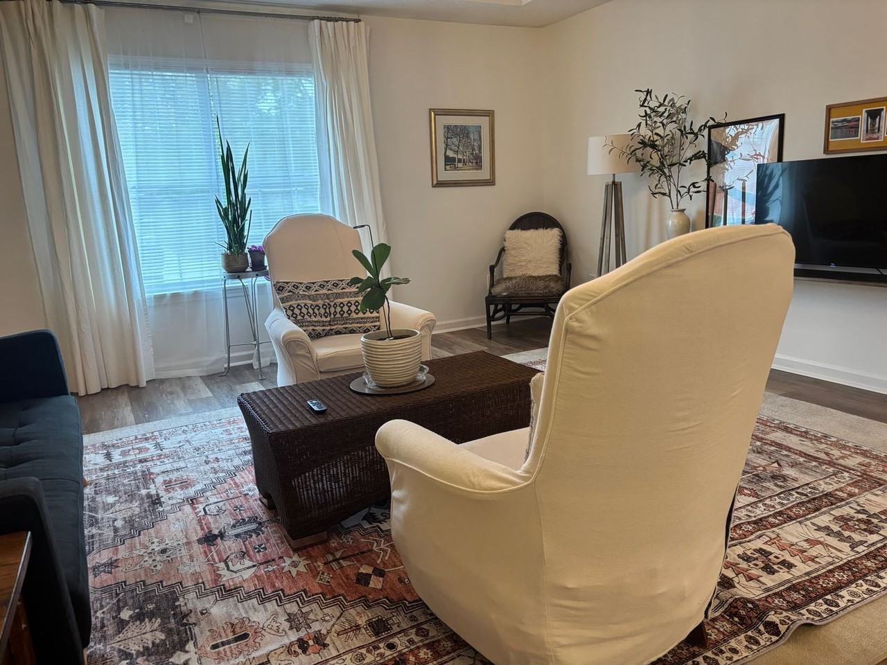 700 Ethan Ln - Photo 3 of 14