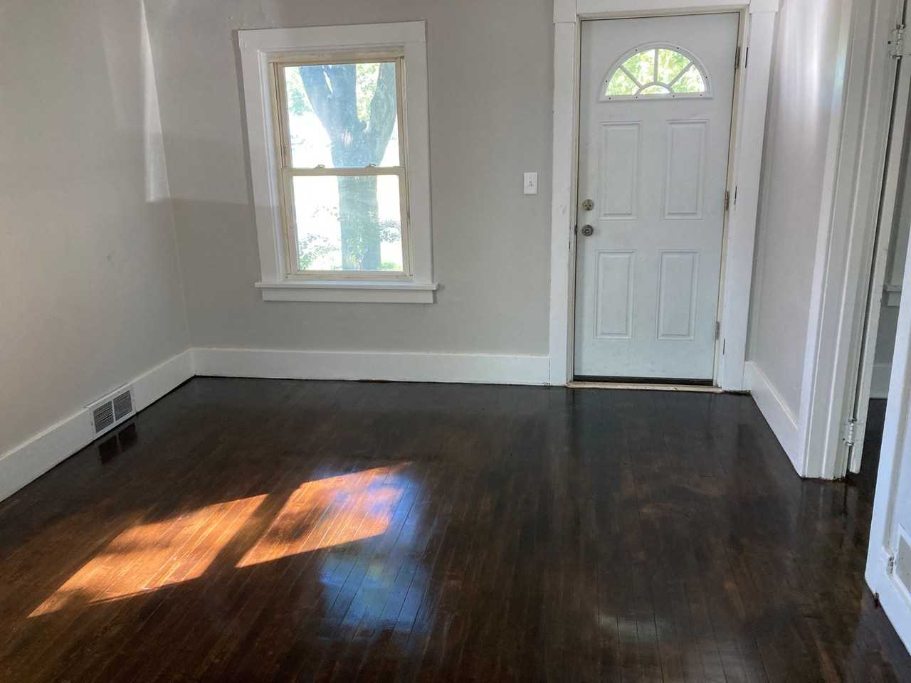 415 Weston Ave - Photo 3 of 18