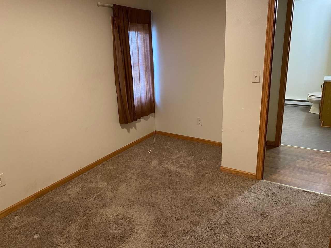 1034 S 7th Ave - Photo 6 of 13