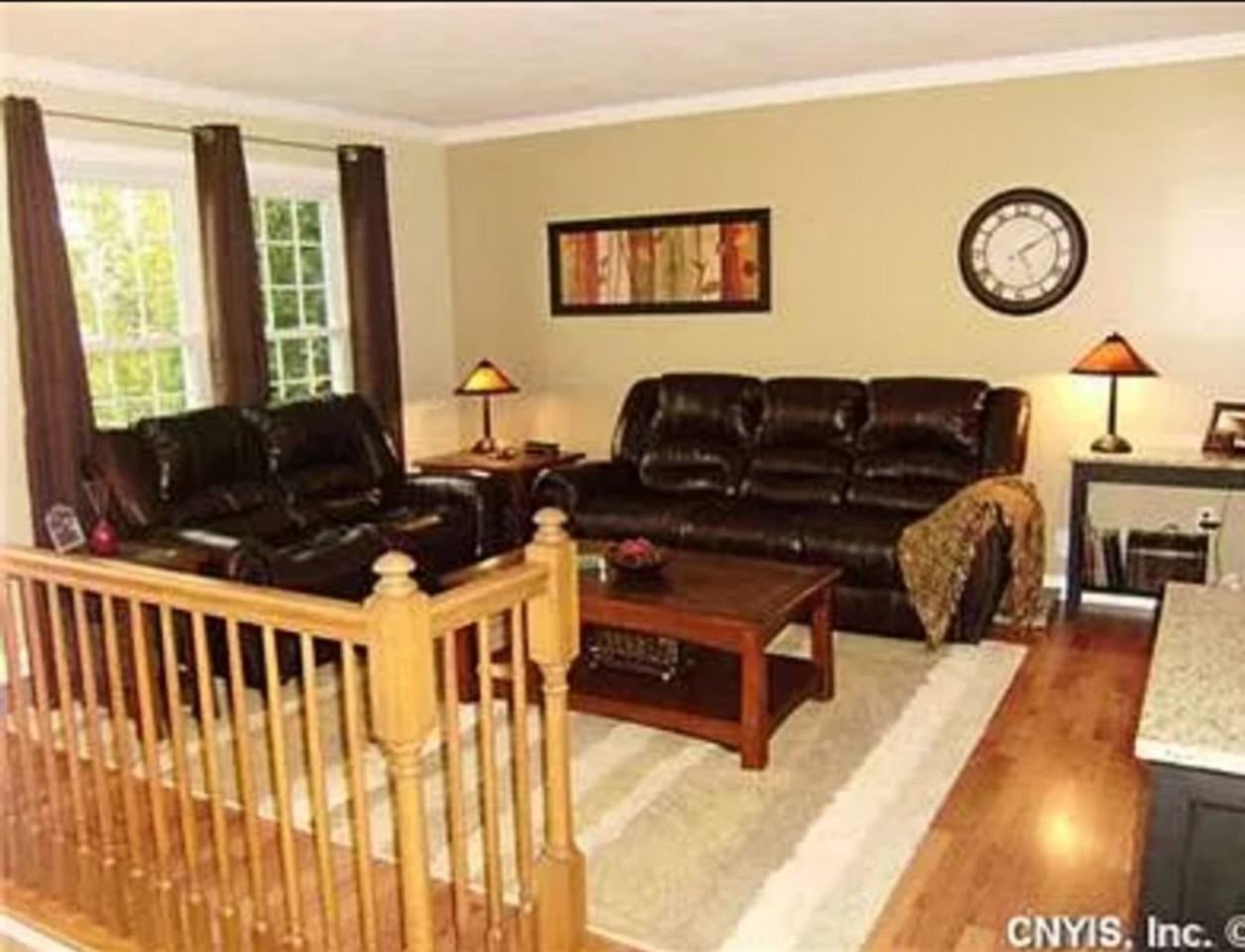 9482 Glengarriff Dr - Photo 2 of 7