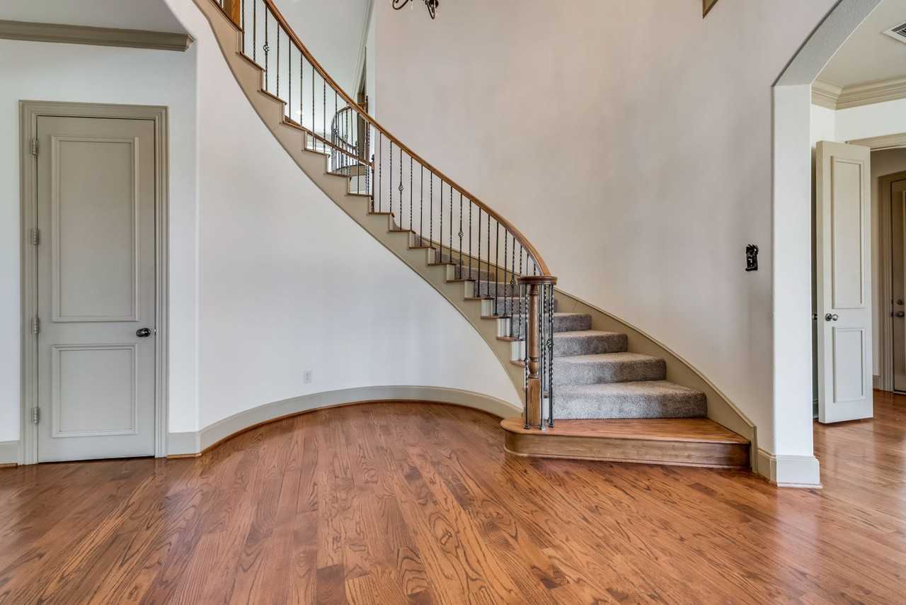 2207 Kings Pass - Photo 4 of 28