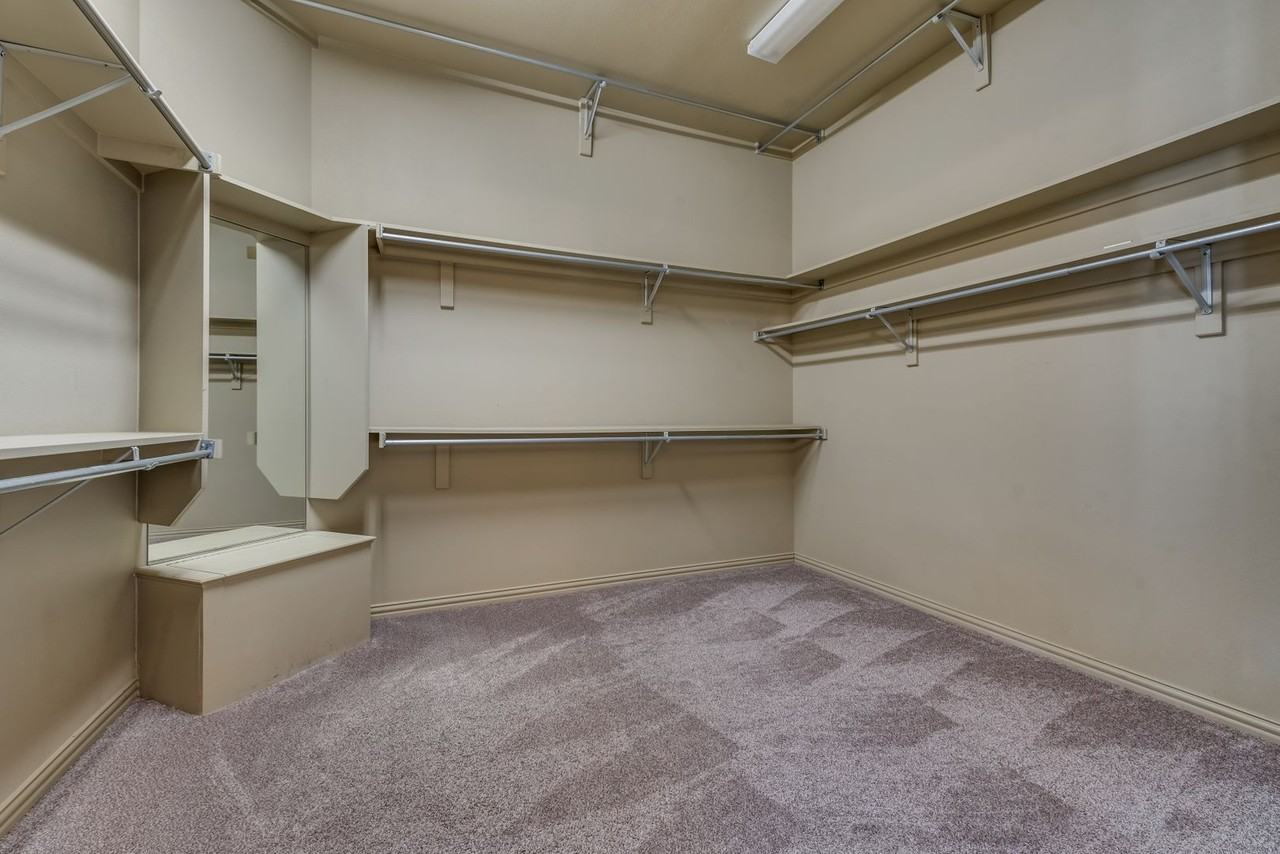 2207 Kings Pass - Photo 7 of 28
