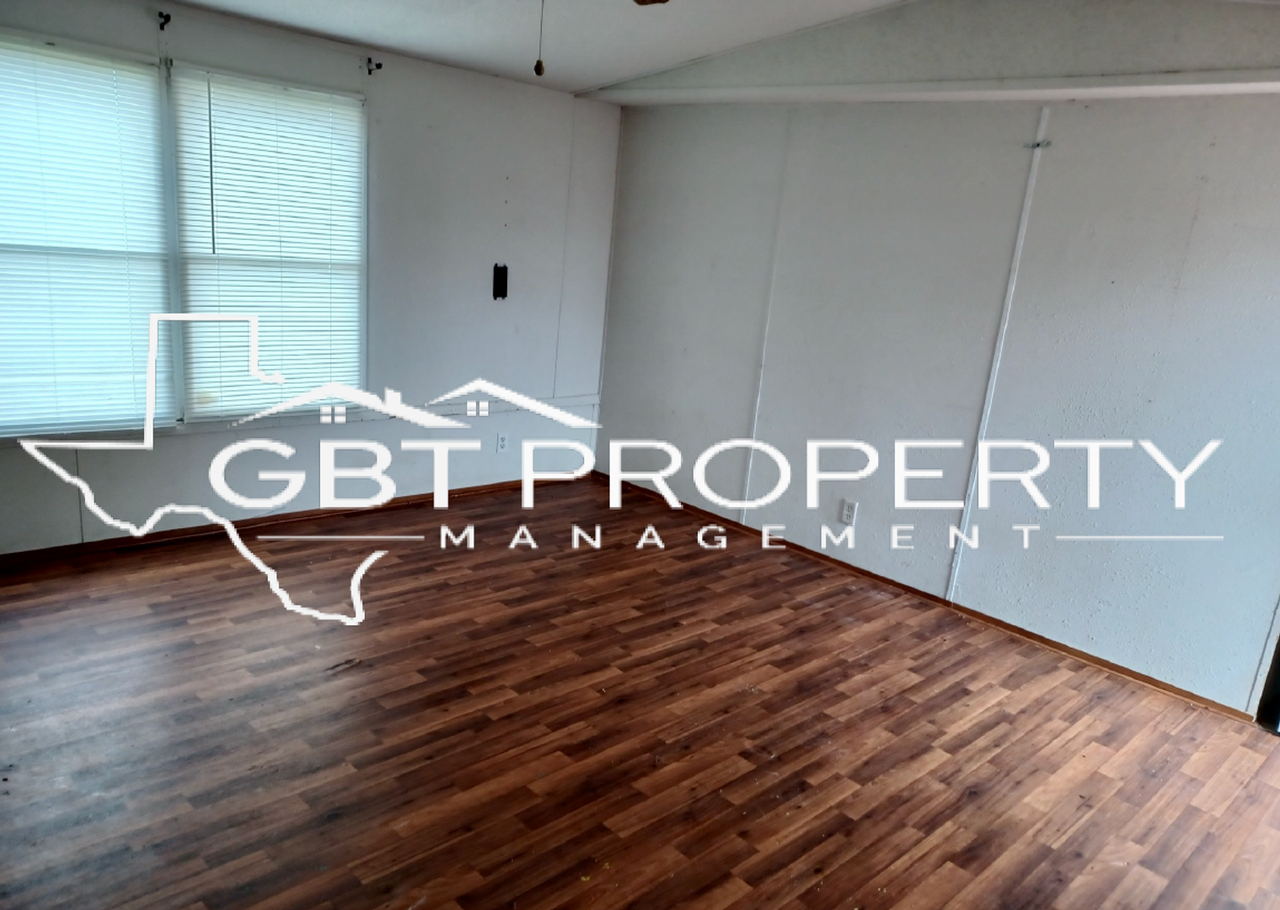 509 Maple St - Photo 3 of 11