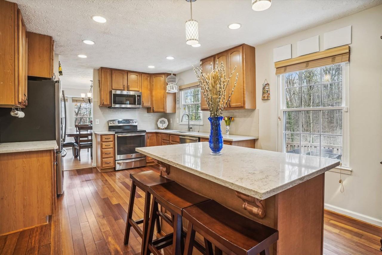 3438 Austin Ct - Photo 3 of 28