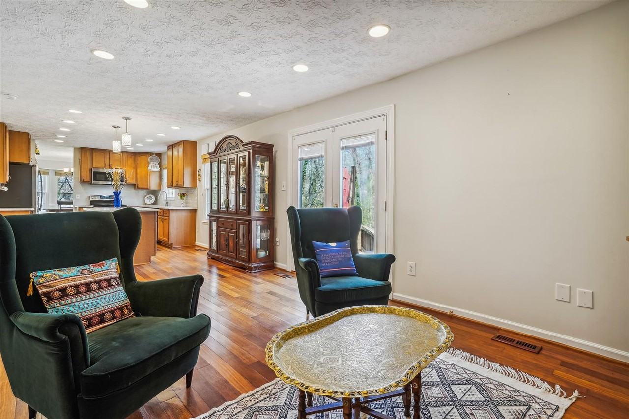 3438 Austin Ct - Photo 7 of 28