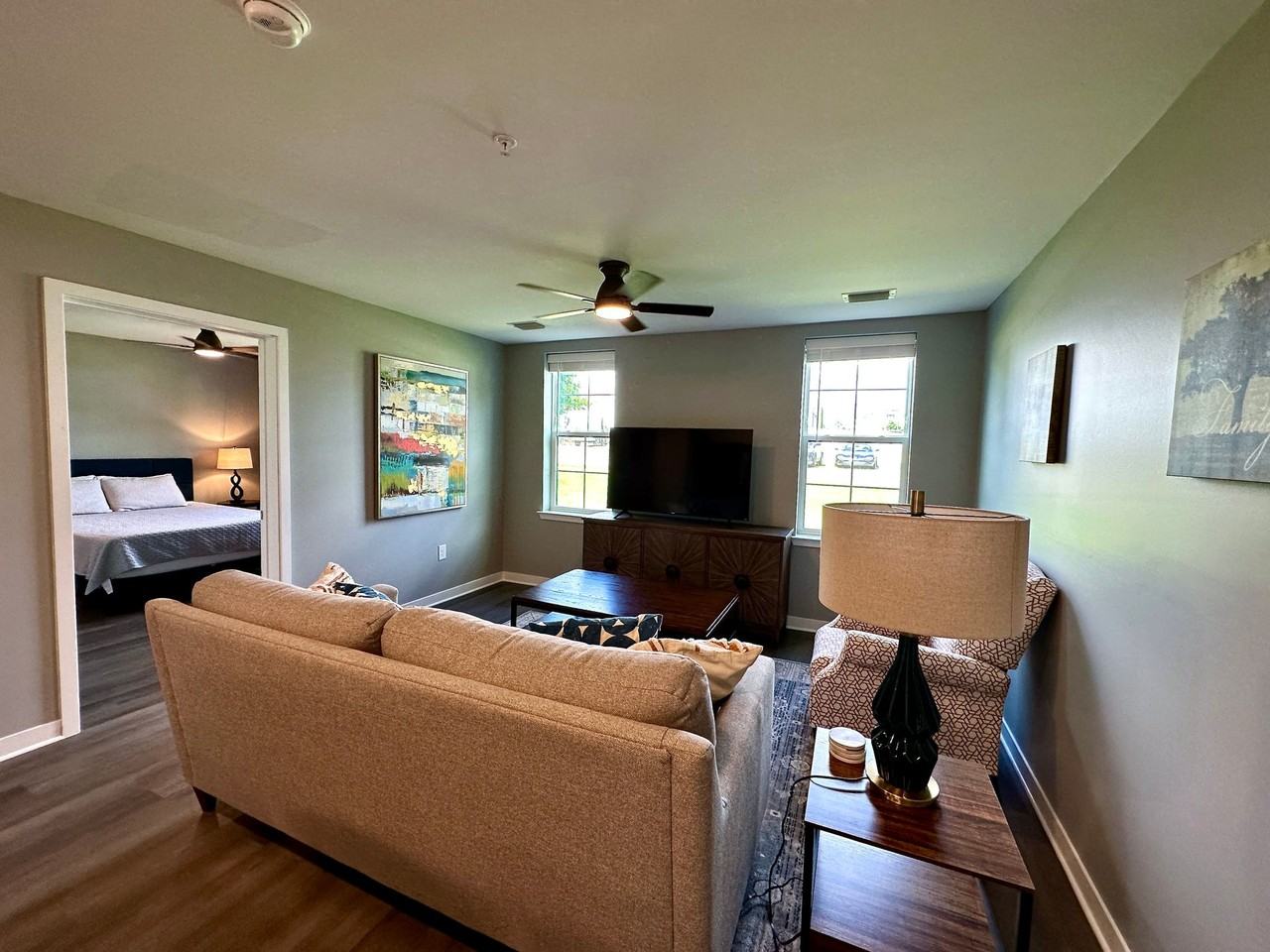 Avenue 6 - Photo 2 of 37