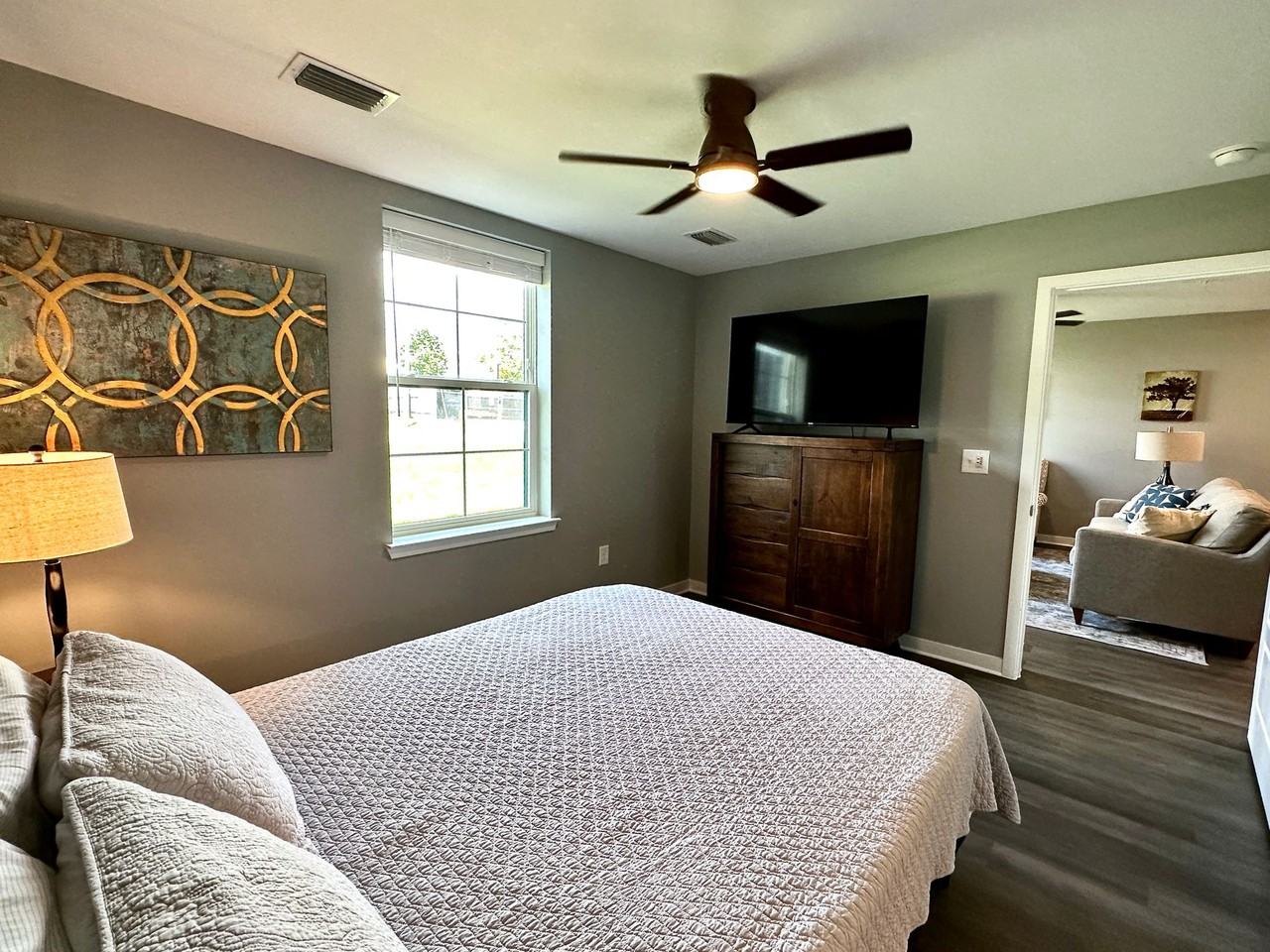 Avenue 6 - Photo 4 of 37