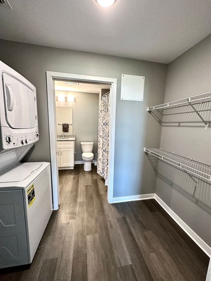 Avenue 6 - Photo 5 of 37