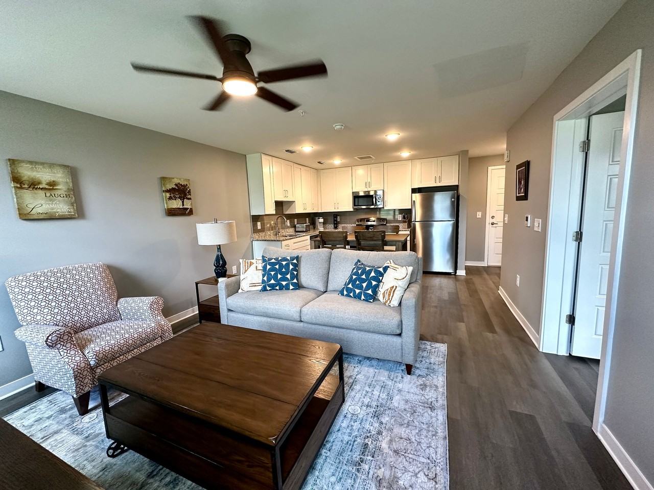 Avenue 6 - Photo 6 of 37