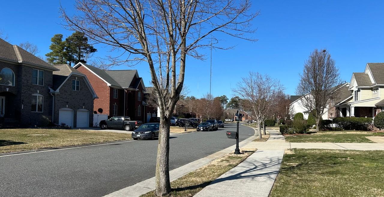 576 Hunts Pointe Dr - Photo 2 of 22