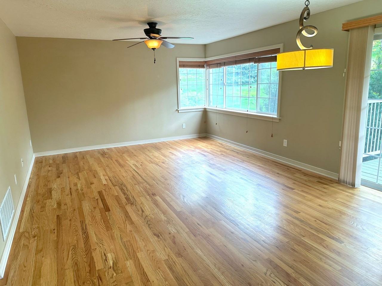 408 W Village Ln - Photo 2 of 14