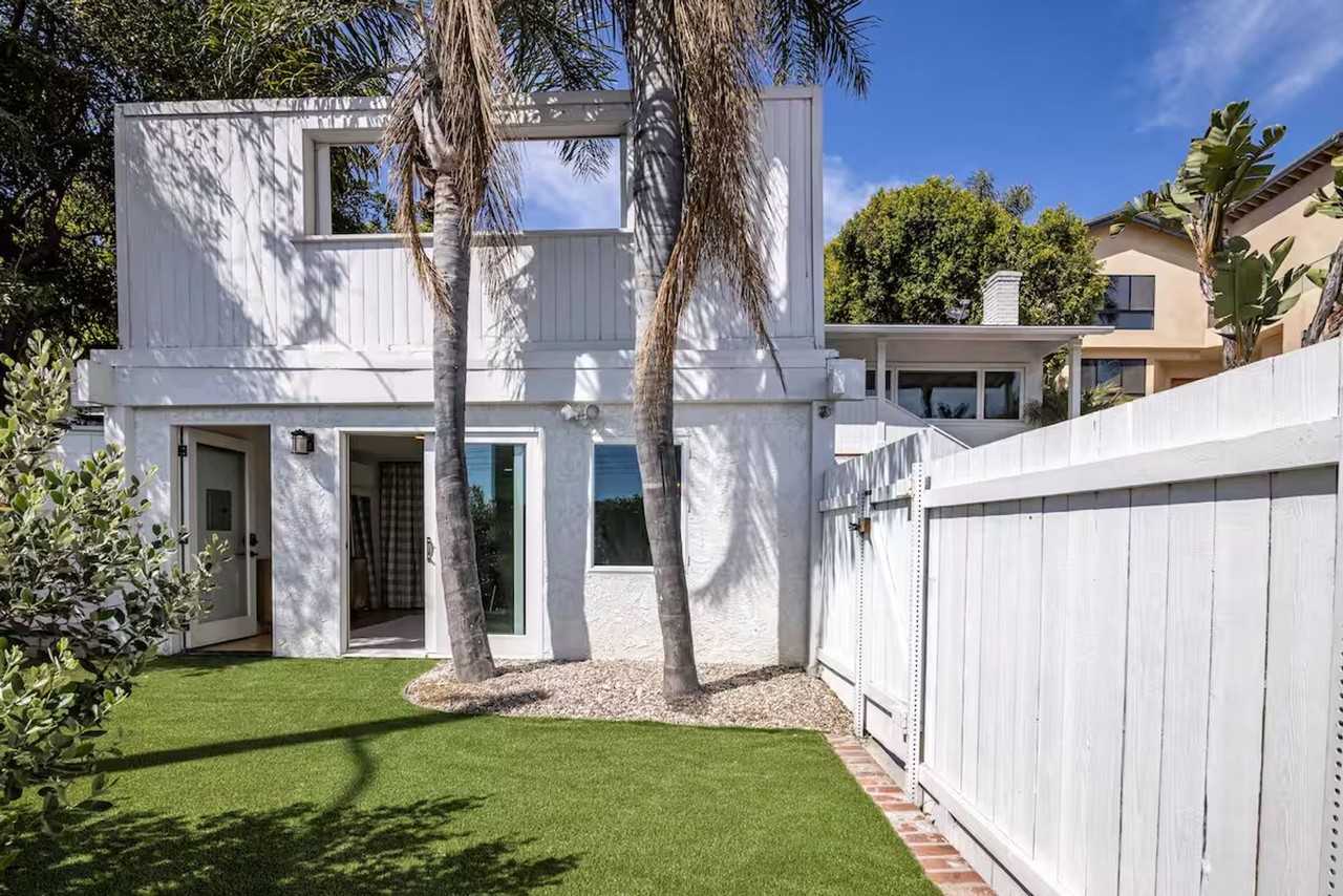 21563 Pacific Coast Hwy - Photo 3 of 22