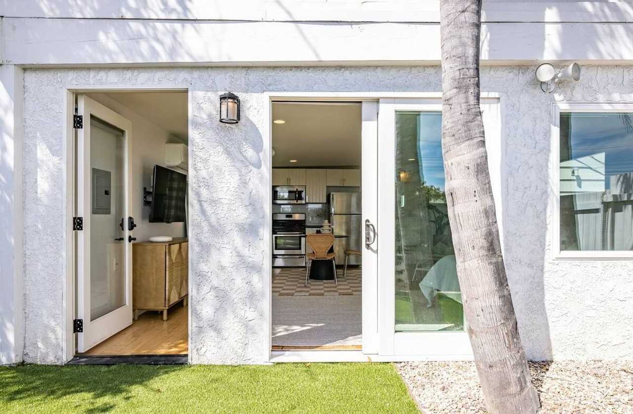 21563 Pacific Coast Hwy - Photo 6 of 22