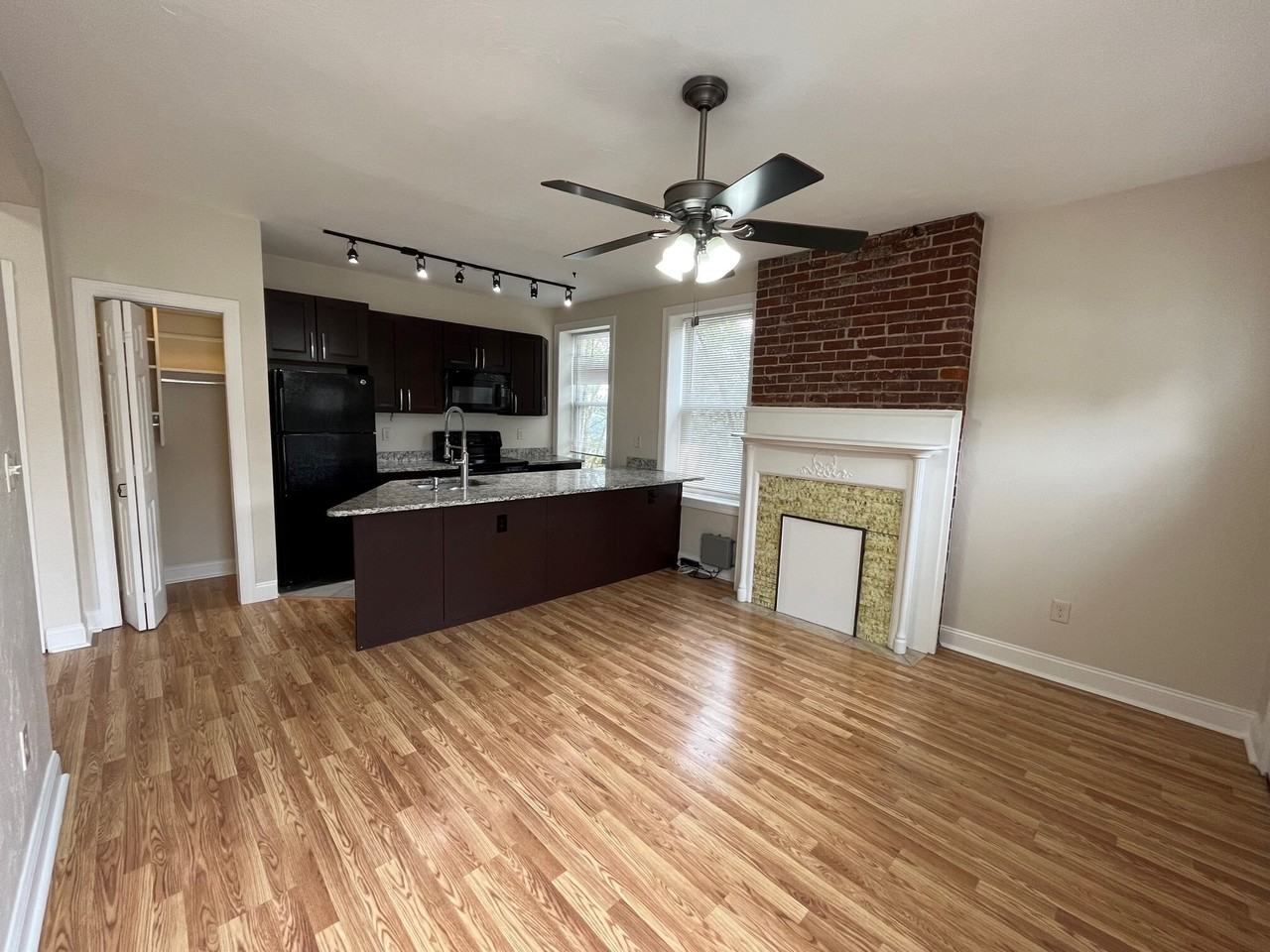 Fairmount 440 - Photo 6 of 22