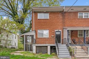 576 49th Pl Ne - Photo 1 of 1