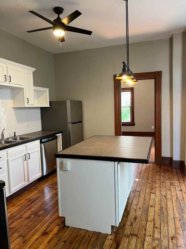 1830 Pearl St - Photo 7 of 25