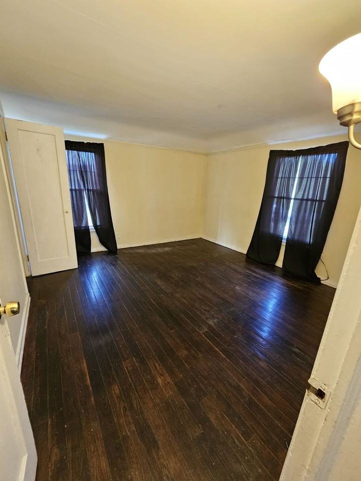 25534 Tungsten Rd - Photo 2 of 9