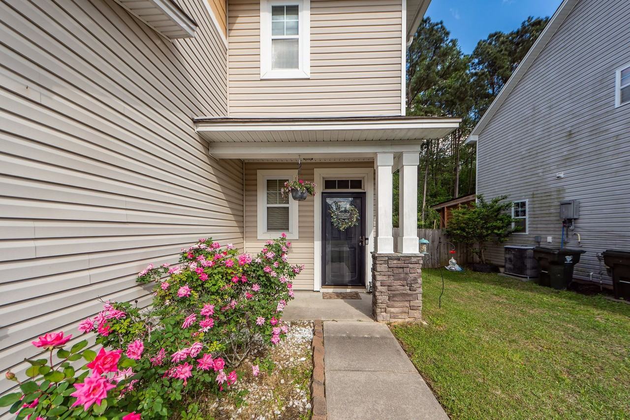 241 Oglethorpe Cir - Photo 2 of 44