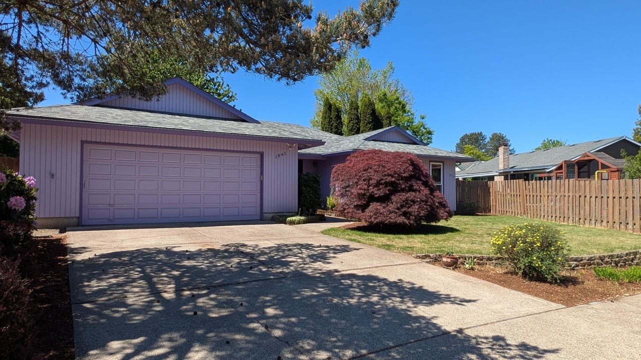 1841 Ne Carole Ct - Photo 2 of 26