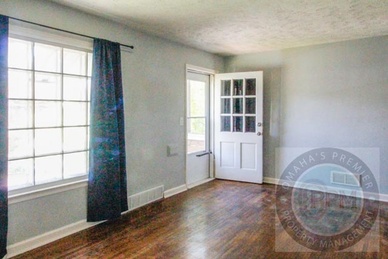 3305 N 55th St - Photo 2 of 19
