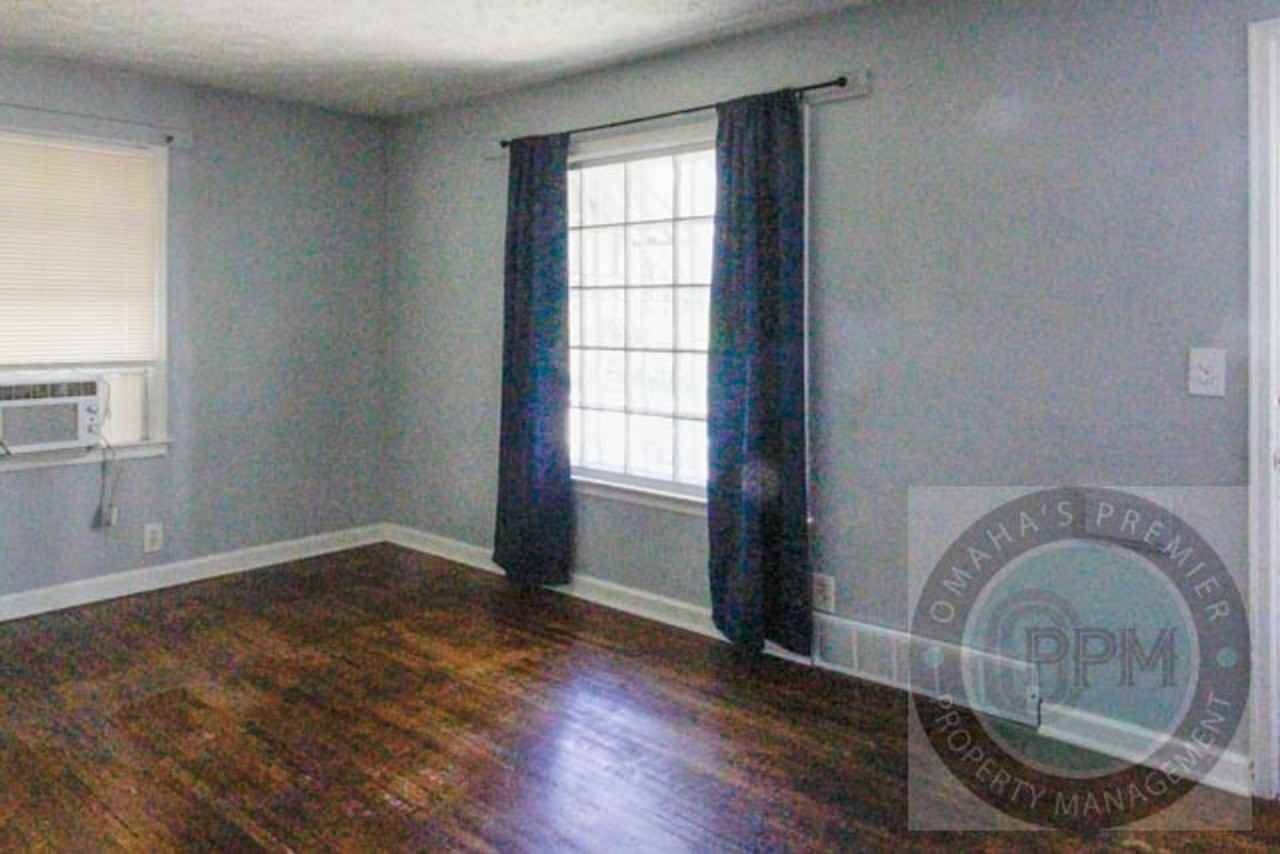3305 N 55th St - Photo 3 of 19