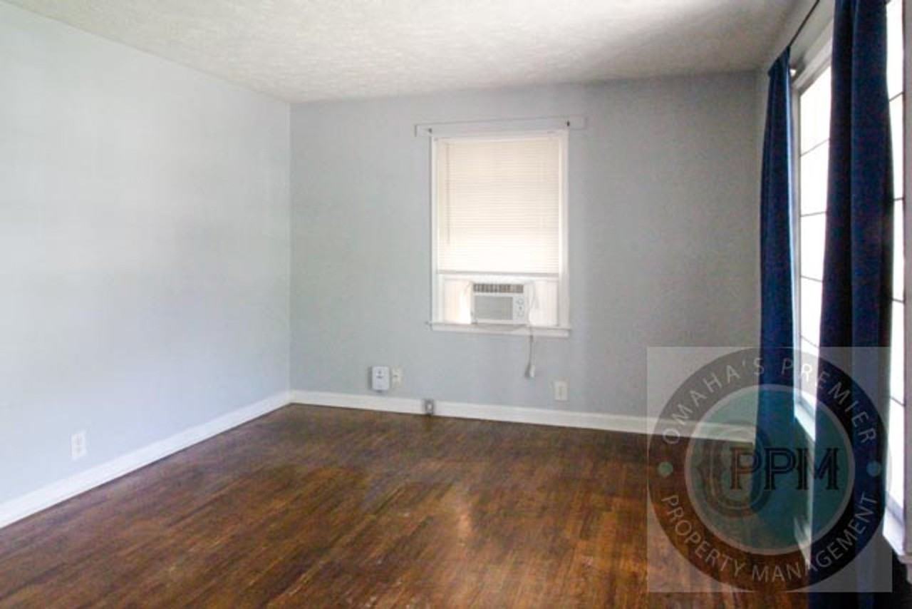 3305 N 55th St - Photo 4 of 19
