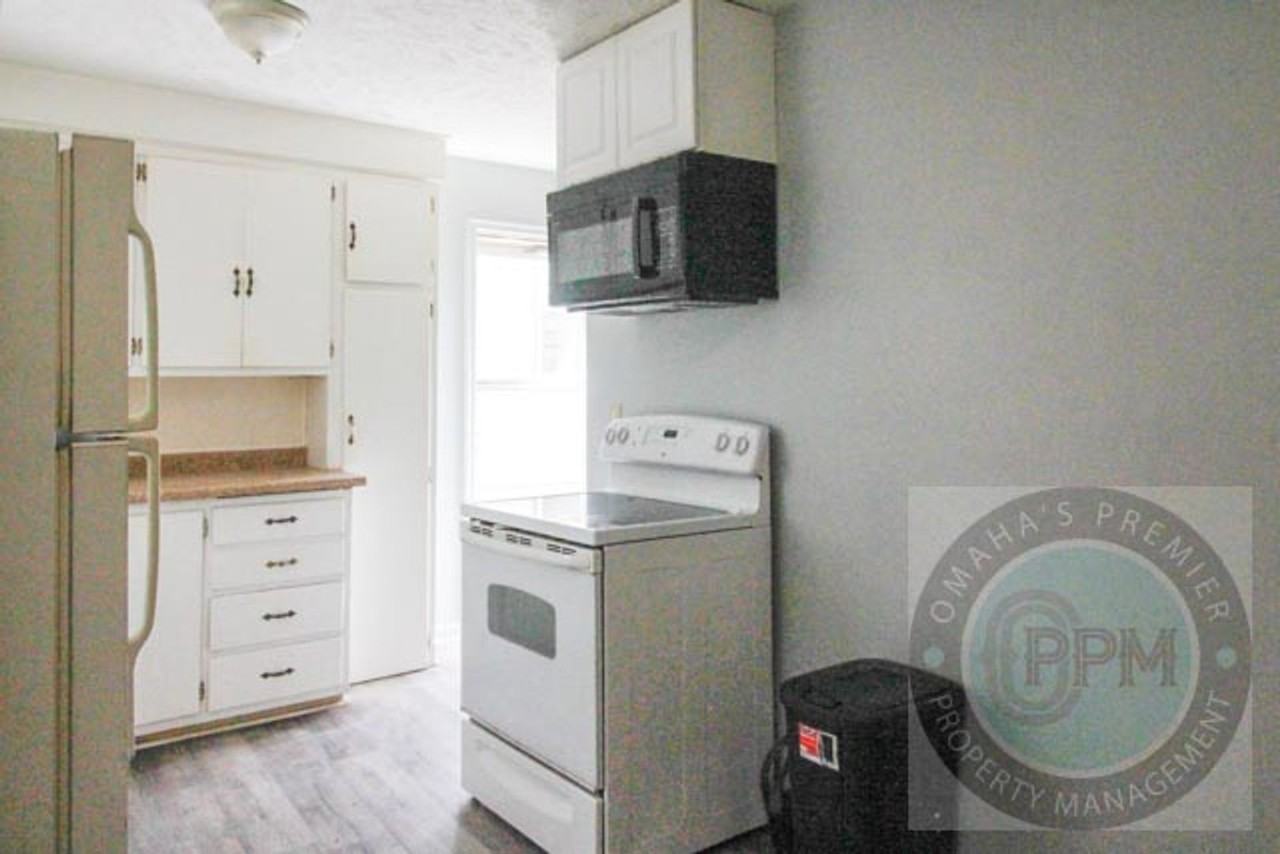 3305 N 55th St - Photo 6 of 19