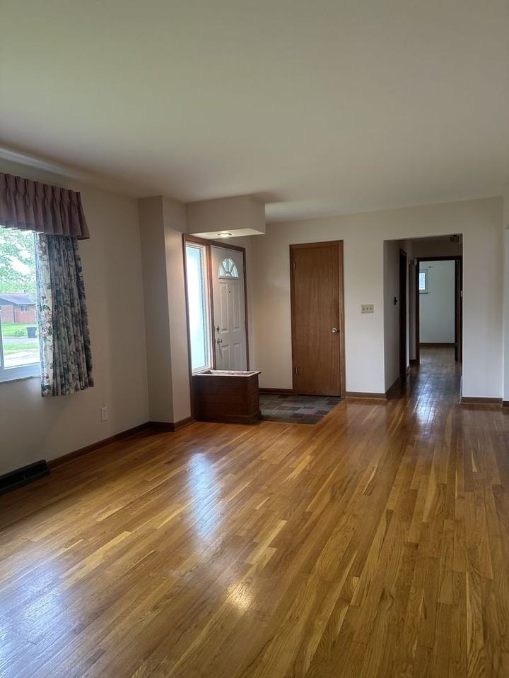 3919 Conway Dr - Photo 3 of 15