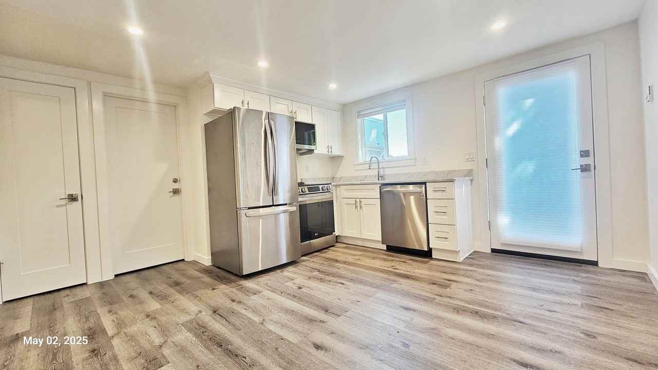7354 34th Ave Ne #B - Photo 3 of 6