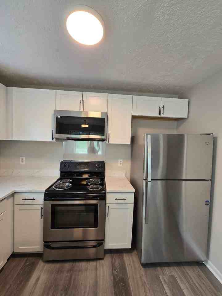 1021 Wood Creek Dr - Photo 7 of 19