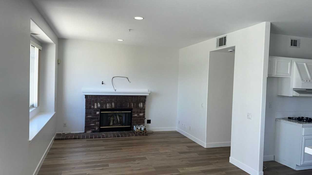 120 23rd St - Photo 2 of 20
