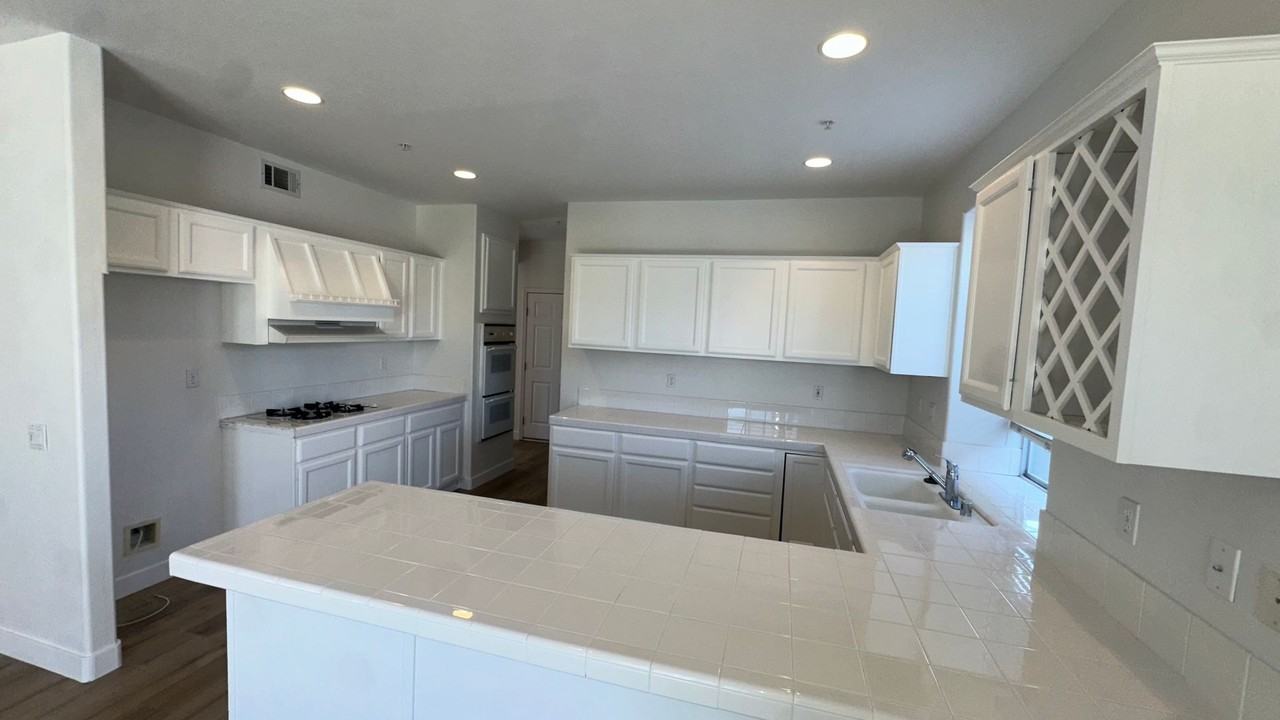 120 23rd St - Photo 4 of 20