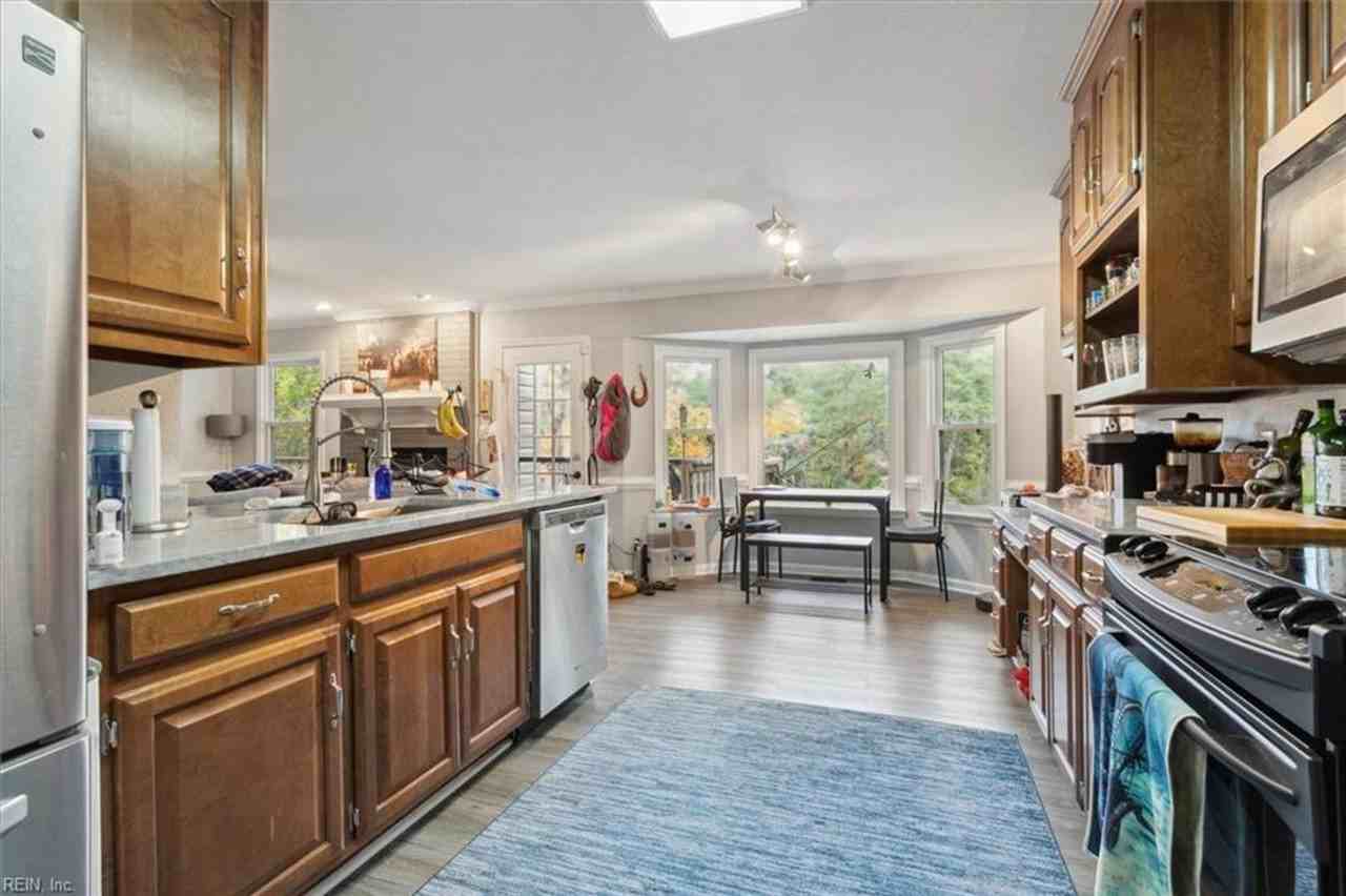 873 Garrow Rd - Photo 7 of 34