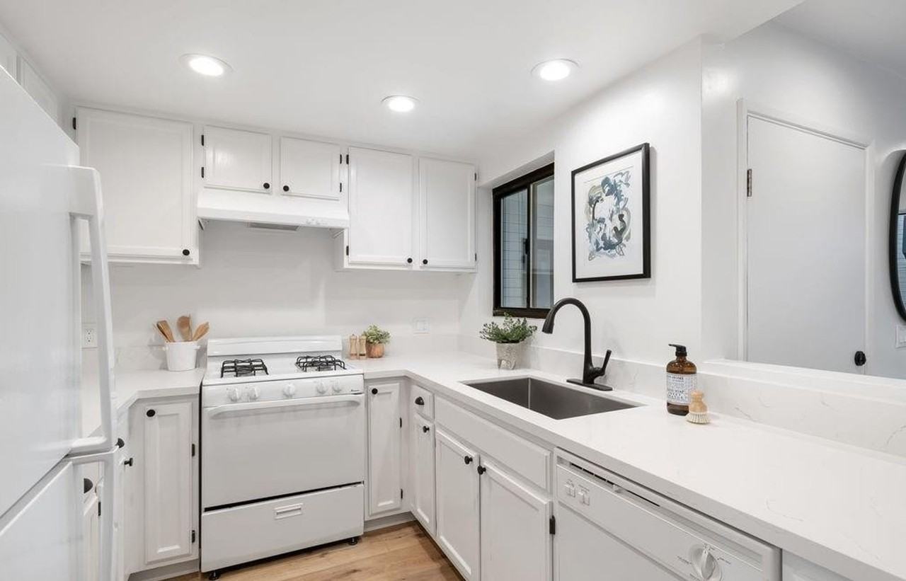 55 Stenner St Apt B - Photo 7 of 20