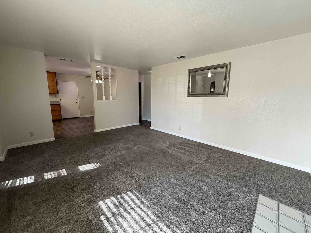 4300 69th St - Photo 2 of 26