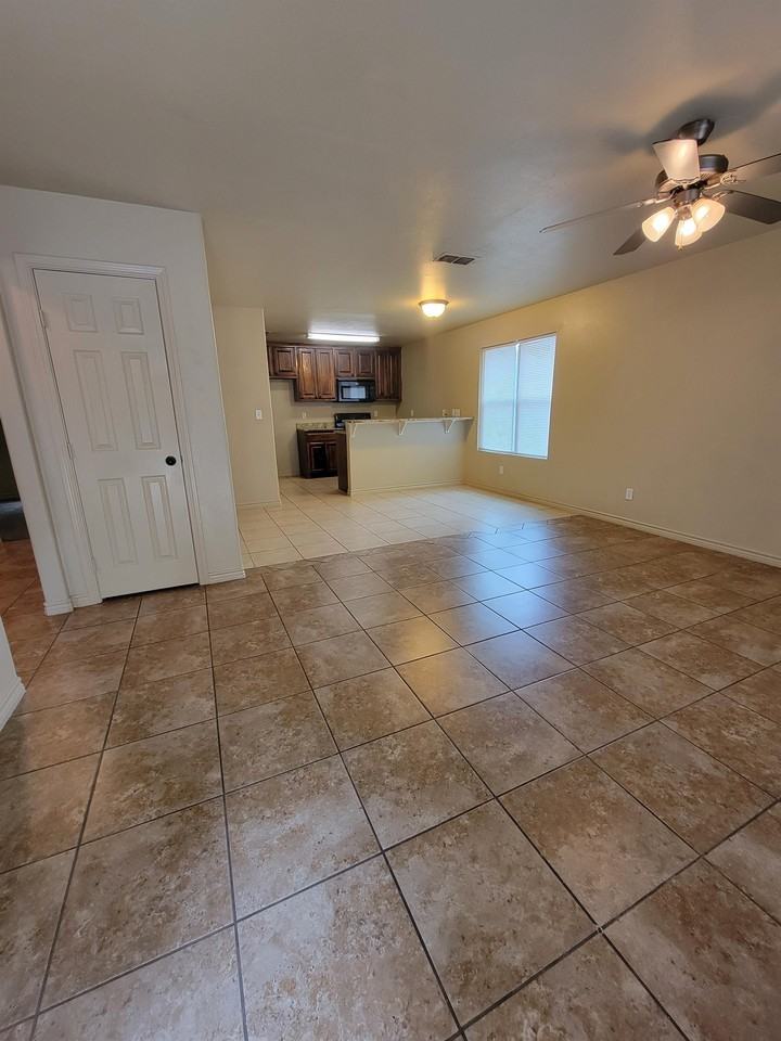 819 West 25th Street #100 - Photo 3 of 15
