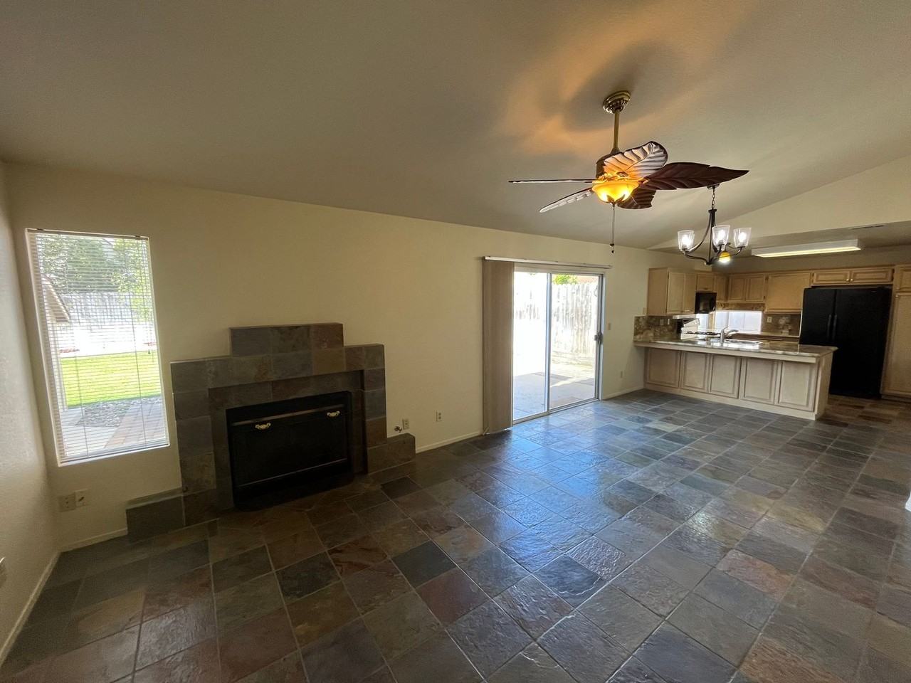 1453 Woodmere Rd - Photo 4 of 17