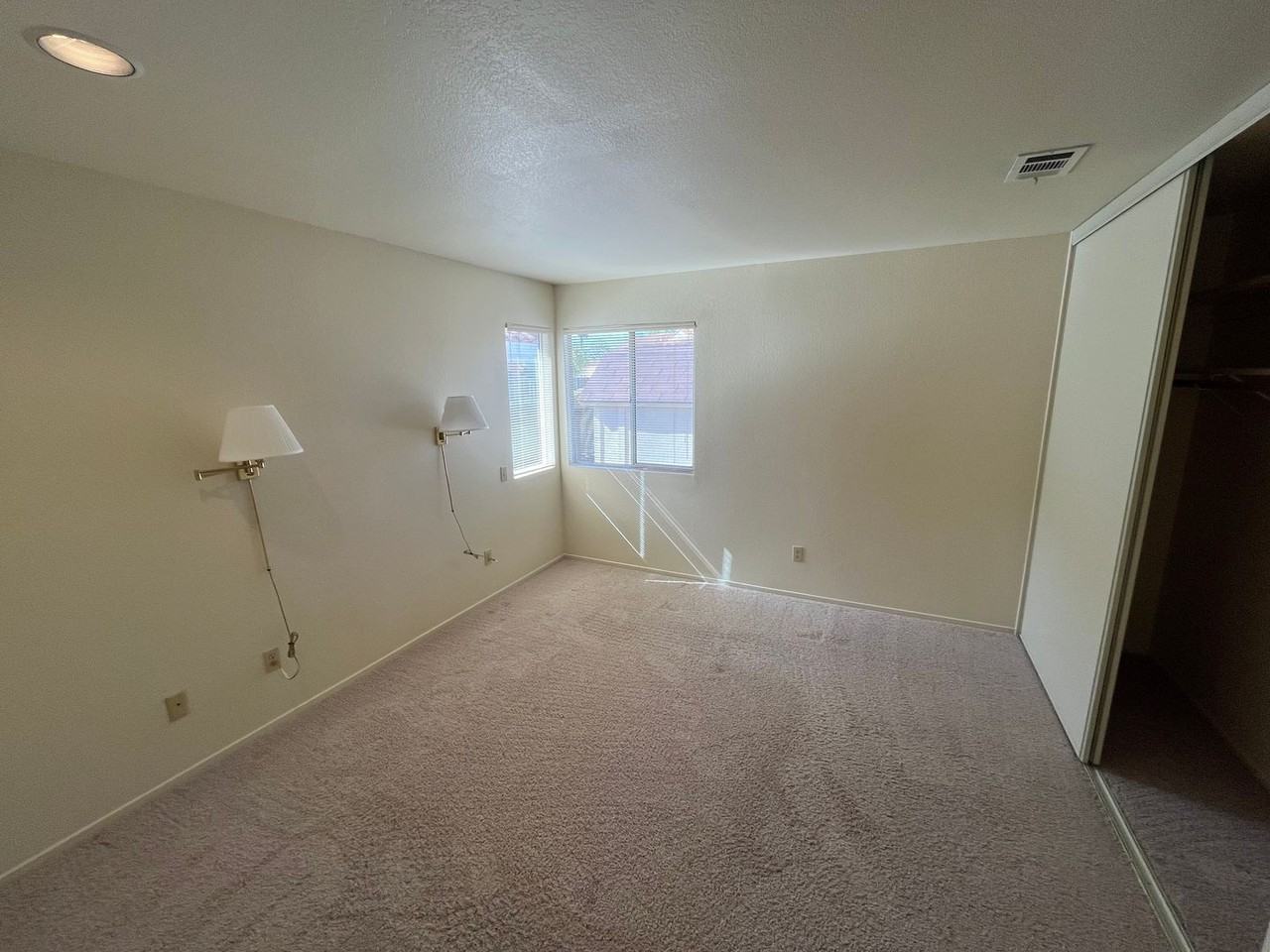 1453 Woodmere Rd - Photo 7 of 17